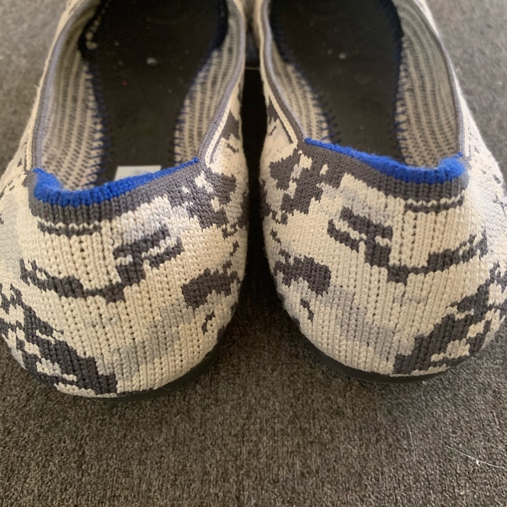 Retired ➡️➡️Grey Botanicamo Flat Rothys ! - Picture 9 of 11